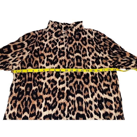 Big Dart Blouse -‎ NWT! - Size M - Cool Leopard Print - Picture 6 of 7